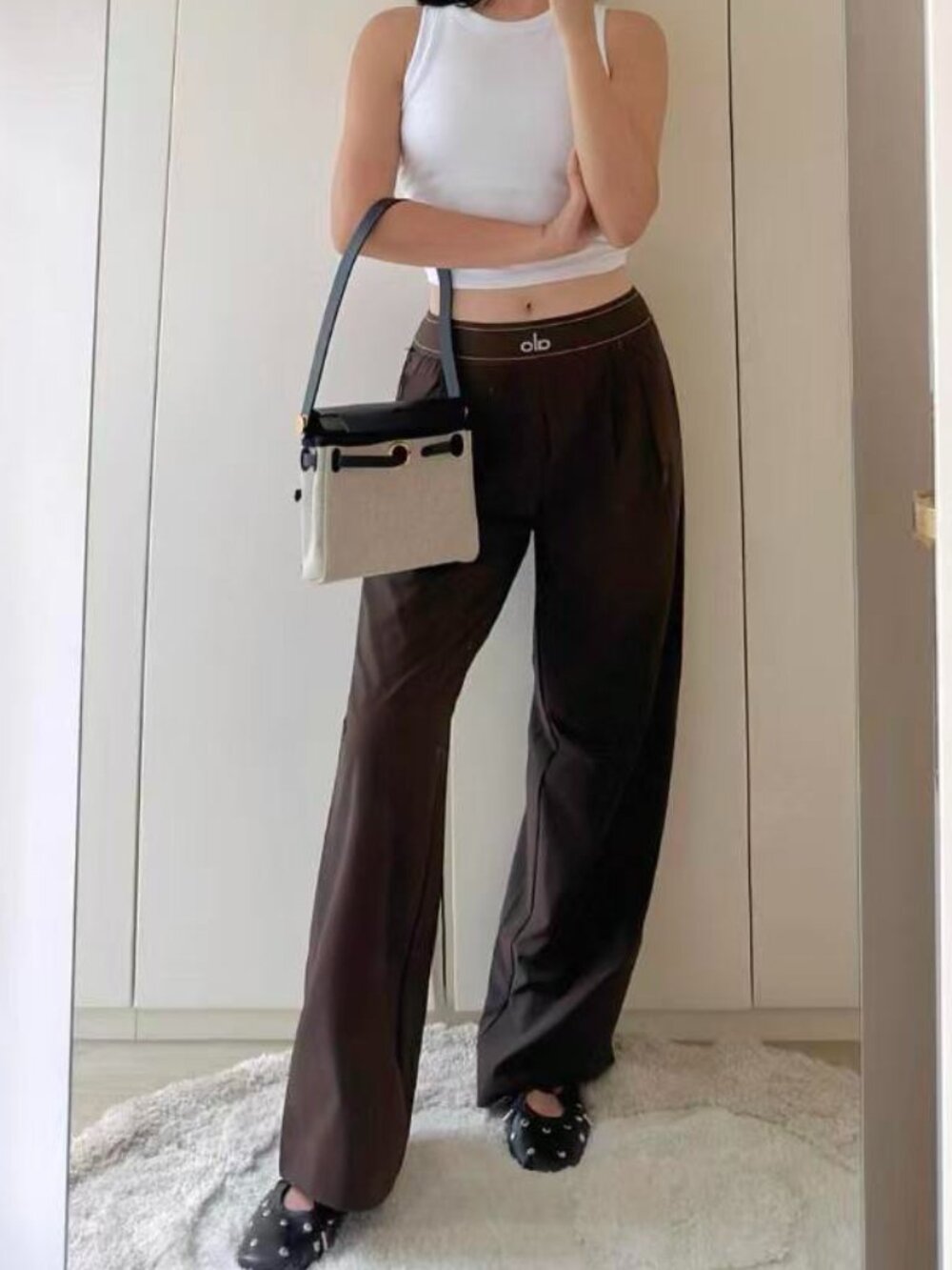 πNWT ALO Yoga Suit Up Pants π Espresso Brown XS | Regular 30β - Picture 9 of 9